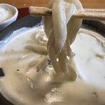 うんとん処 春・夏・秋・冬 - うどんは太めで美味しいですね〜