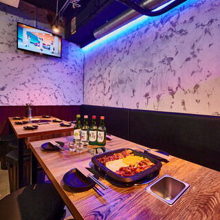 SNS映え◎ソウルの夜をイメージしたかわいいネオンの店内♪