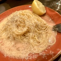 オービカ モッツァレラバー 梅田店 - レモンと黒胡椒のクリームパスタ