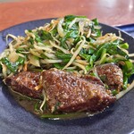 うんの食堂 - ニラレバ炒め定食(\970)　野菜をかきわけてレバーを露出