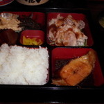 Izakaya Tatsunoko - 日替わり700円。ご飯と味噌汁はお替り自由♪