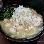 綱島商店 - 『塩ラーメン』￥650円　+　『ウズラ増し』￥100円　+卓上トッピング