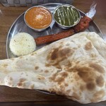ニューデリー - タンドリーセット(海老カレー(普通)、ほうれん草チキン(中辛)、プレーンナン)