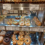 ブレッド ダイニング グーテ - 店内、右上の棚にあった！