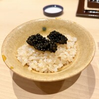 海味 - 玄米のキャビア乗せ