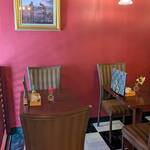 魔女の煙突 - テーブル席