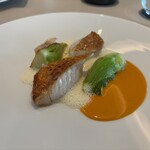 SEZANNE - ④：きんき　備長炭で皮目を焼き、トマトと白ワインのソース