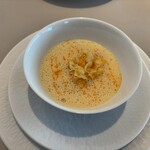 SEZANNE - ①：ブイヤベース　きんき、ふぐの骨などで取ったダシ、なめらかなムール貝がひそむ