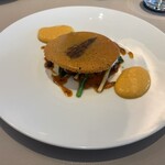 SEZANNE - ⑤：モリーユ茸　鶏つめもの　黄色ワインのソース