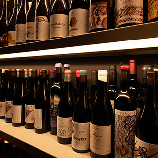 シェフ厳選のスペインワインでお料理との絶妙なマリアージュを