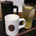 TULLY'S COFFEE - すぐとなりにTully's見つけた！