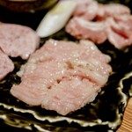 神泉ホルモン 三百屋 - 