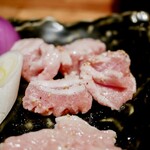神泉ホルモン 三百屋 - 