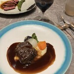 285354564 - 和牛頬肉・赤ワインソース・旬野菜
