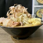 ラーメン専門 宮の森 - サイド
