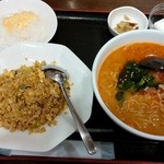 紅燈籠 - 担担麺と炒飯のランチセット　　2014.06.27
