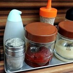 家系ラーメン 教道家 - 卓上のアイテム