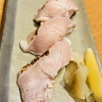しゃぶしゃぶ 紺  東町本店 - 赤鶏の握り寿司　1つ200円