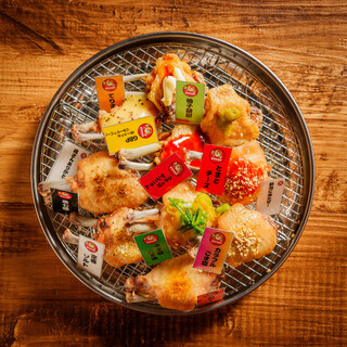 当店名物の手羽先は必食！秘伝タレとスパイスが決め手♪