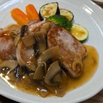 キッチン ブルー グローブ - 反対側から、タップリなボルチーニとマッシュルームのソース、