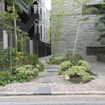 鮨 さかい - 堺さんの店が三軒入る、連スクエア