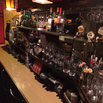 ツバキハウス - 餃子BAR一階 カウンターです（＾ν＾）