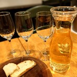 BAR COMEDOR UNiCO - デキャンタ白ワイン