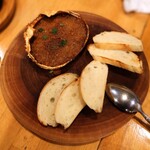 BAR COMEDOR UNiCO - ズワイガニのバスク風オーブン焼き