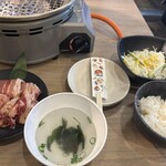 아카카라 누마즈점 - 着丼の図