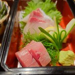 川万 - お刺身アップ