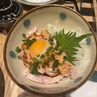 鶏焼き肉 囲 - ユッケ