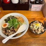 福の神 - 炙りまぜそばと柚子炙りチャーシュー丼