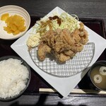 鳥さく - から揚げマウンテン定食　990円