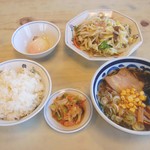 テンホウ - 野菜炒めとミニラーメンのセット。ミニラーメン定食