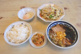 Tenhou - 野菜炒めとミニラーメンのセット。ミニラーメン定食