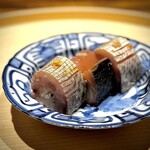 温石 - この鯖寿司、美味しすぎる♡
                                脂乗りといい、弾力といい、香りといい。
                                人生最高さば寿司♪♪