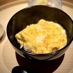 温石 - 蛤出汁の玉丼♪
      この日を締め括る、幸せのお味♡