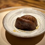 温石 - 玉取茸も、炭火焼きしてから残った海老ミソをからめて。