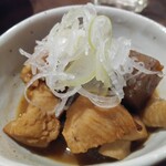 やきとり家すみれ - 大山どり煮込み383円