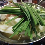 やきとり家すみれ - 店炊き鶏白湯のとり鍋1,408円が1,078円