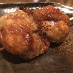 和酒bar uonoya - 花浴陽のどっしり感に合うつまみは、白レバーの網脂包み焼。