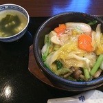 Seiyou - 中華丼　￥700（税込み）：何故本格中華の店で中華丼を？