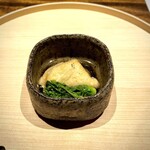 温石 - 静岡名物のおでんをイメージして。
      唐墨入りの餅巾着。
      唐墨の旨味が程よい。