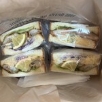 cafe PANGU - ＼(=^‥^)/’`海老カツ&白身魚