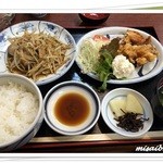 東和飯店 - もやし炒め・鶏のから揚げ