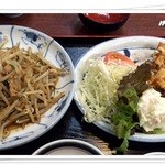 東和飯店 - もやし炒め・鶏のから揚げ