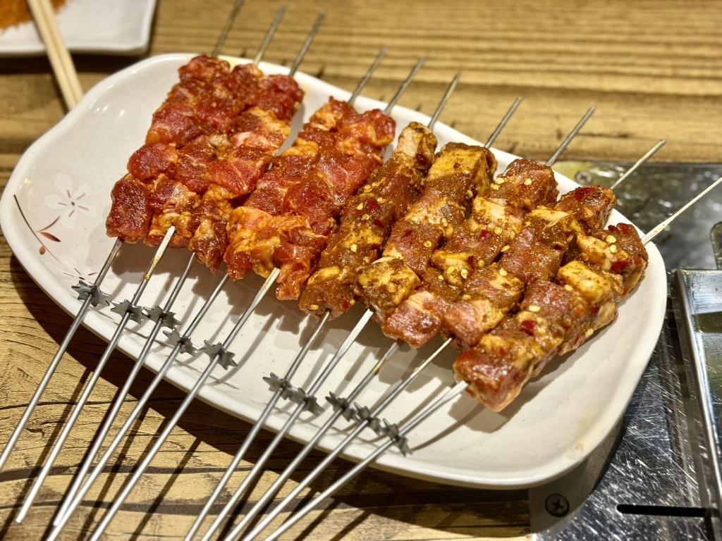 阿里香ページ 炭火羊肉串 阿里香 新宿店のネット予約 | 東京都新宿区 | 中華