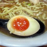 らーめん  忍者 - 味玉の黄身加減