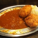 カレー コンドル - カレールーおかわり＆メンチカツの追加