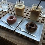 ネイバーコーヒー - ドーナツとラテ